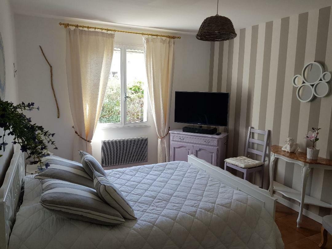 Le Flamant Rose Bed and Breakfast Salin-de-Giraud Buitenkant foto